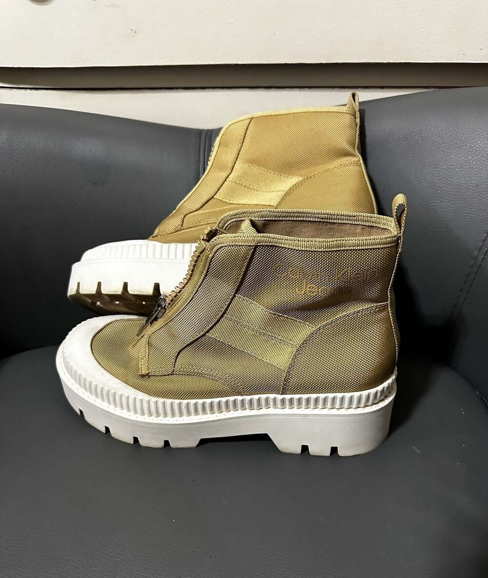 Calvin Klein Jeans Roberti Front Zip Platform Boots Size 7M